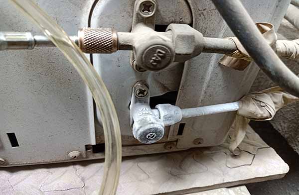 空調缺氟高壓管結霜 空調缺氟高壓管結霜